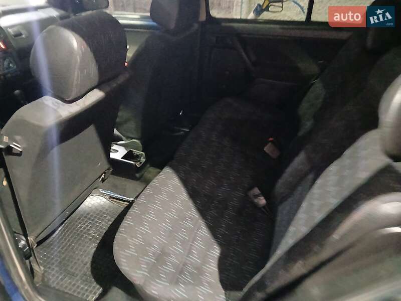 Хетчбек Volkswagen Golf 1994 в Стебнику