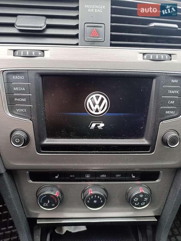 Хетчбек Volkswagen Golf 2015 в Костопілі