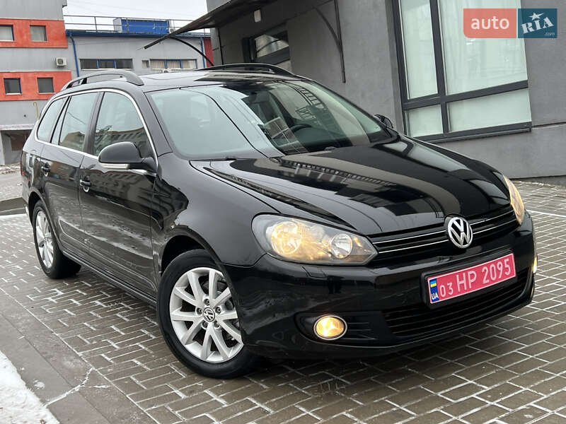 Універсал Volkswagen Golf 2010 в Тернополі