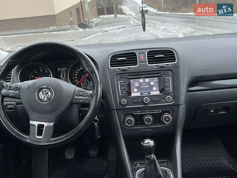 Універсал Volkswagen Golf 2010 в Тернополі