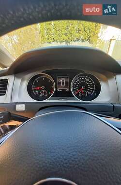 Універсал Volkswagen Golf 2015 в Києві