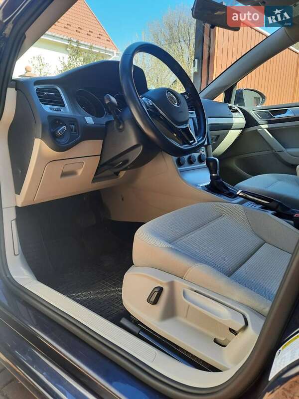 Універсал Volkswagen Golf 2015 в Києві