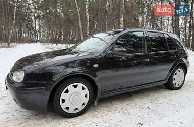 Хетчбек Volkswagen Golf 2001 в Охтирці