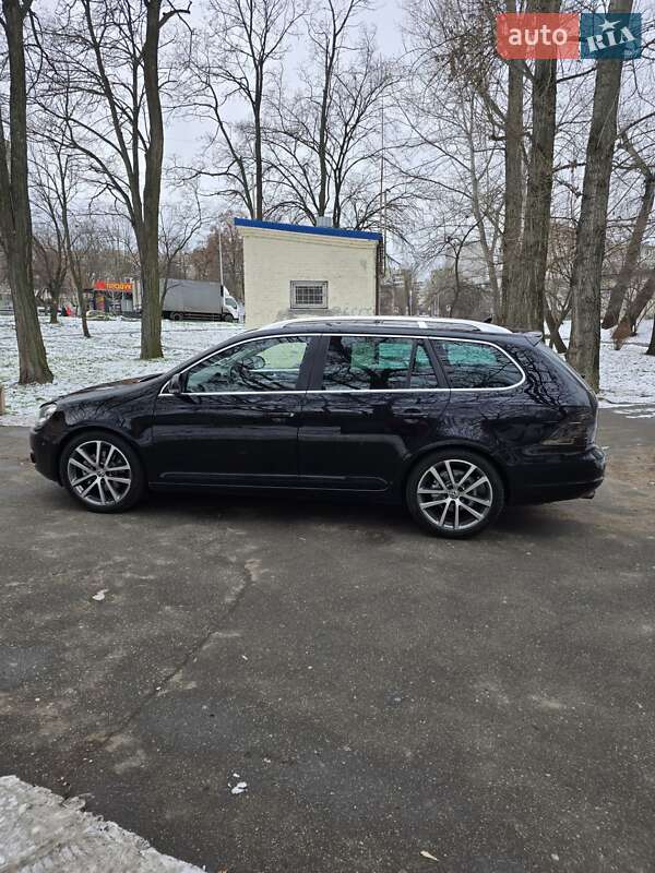 Універсал Volkswagen Golf 2010 в Києві