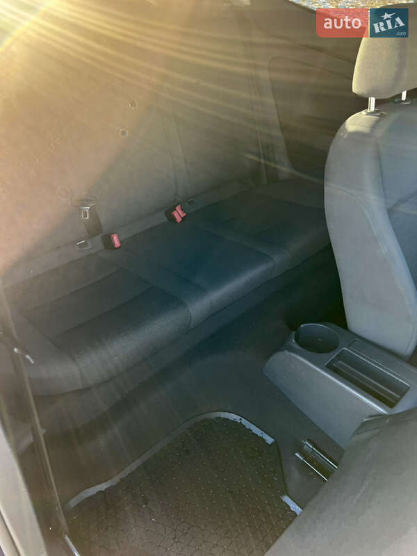 Хетчбек Volkswagen Golf 2003 в Долині