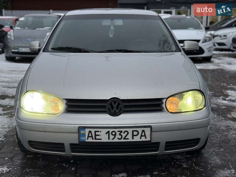 Volkswagen Golf 2000