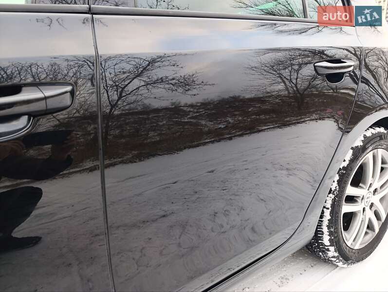 Хетчбек Volkswagen Golf 2011 в Києві