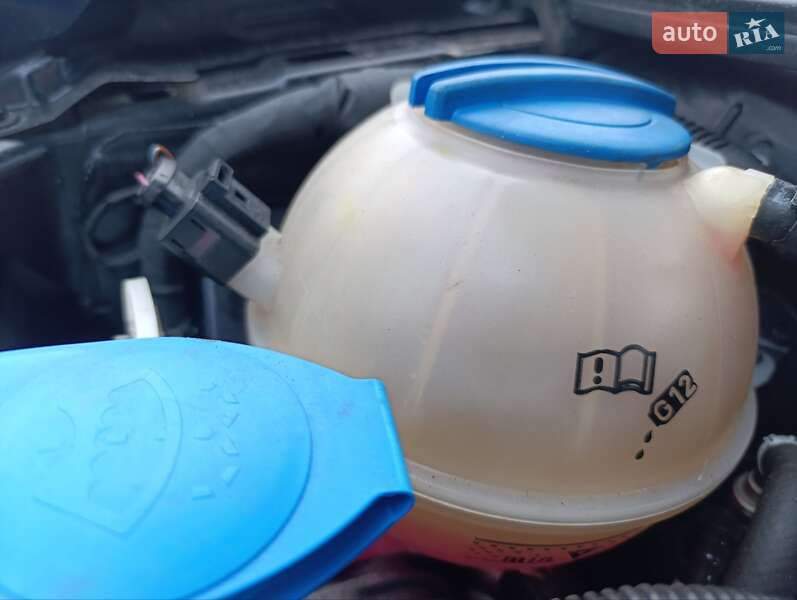 Хетчбек Volkswagen Golf 2011 в Києві