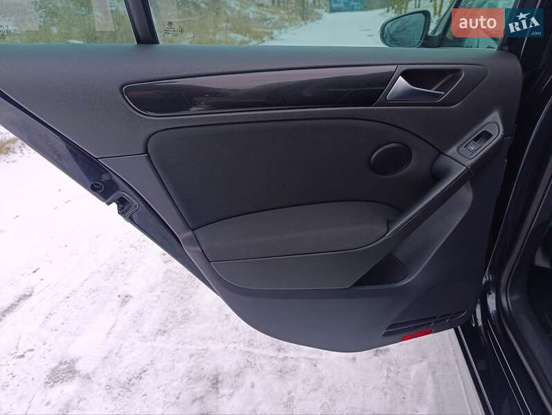 Хетчбек Volkswagen Golf 2011 в Києві