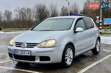 Хетчбек Volkswagen Golf 2006 в Дубні