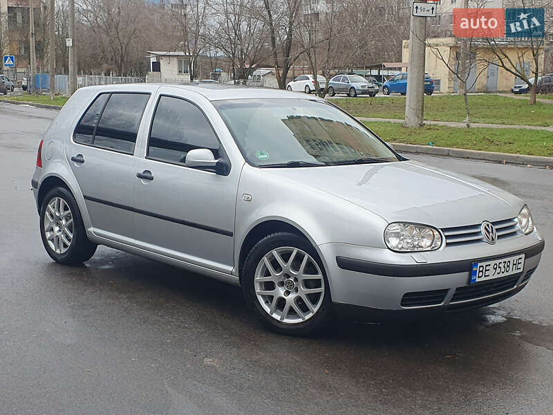 Хетчбек Volkswagen Golf 2001 в Миколаєві