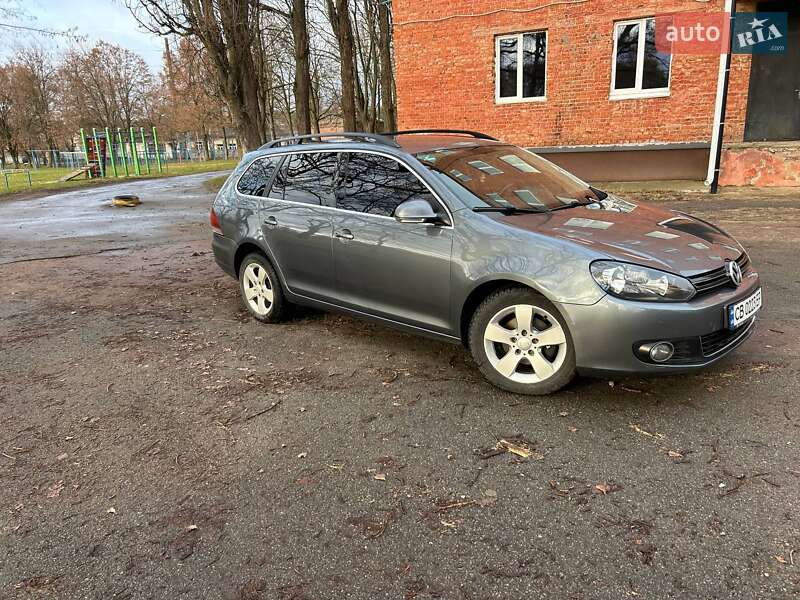 Універсал Volkswagen Golf 2011 в Чернігові