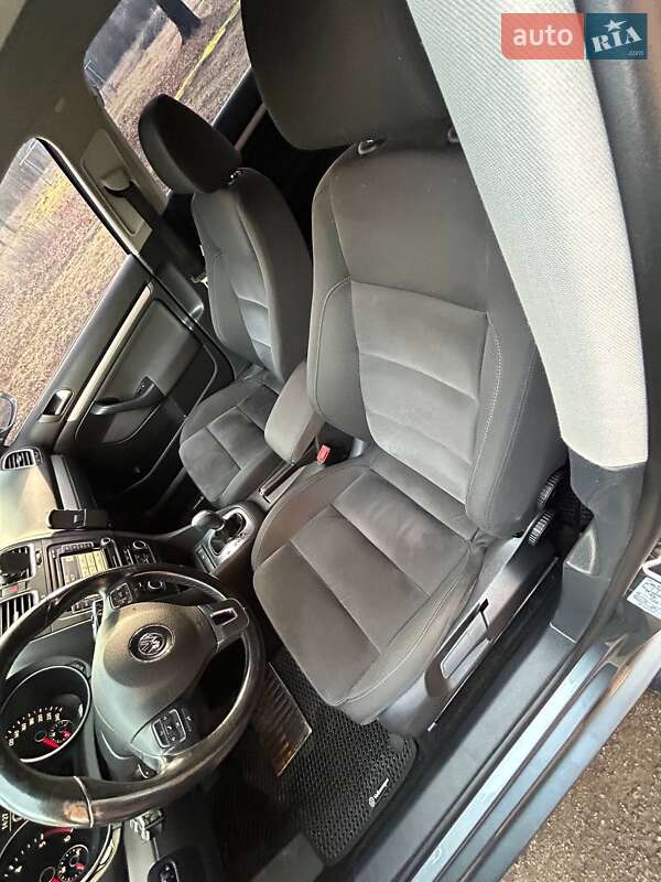 Універсал Volkswagen Golf 2011 в Чернігові