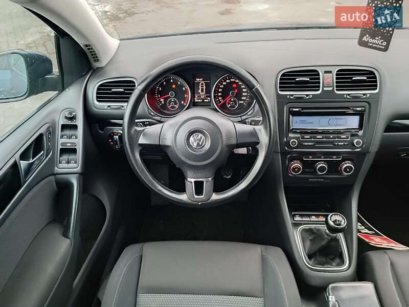 Хетчбек Volkswagen Golf 2010 в Харкові