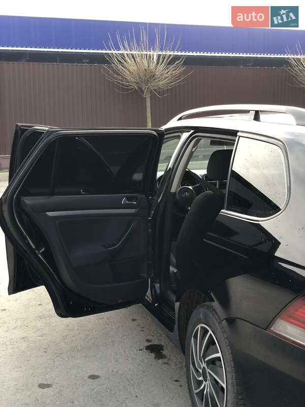 Универсал Volkswagen Golf 2010 в Умани