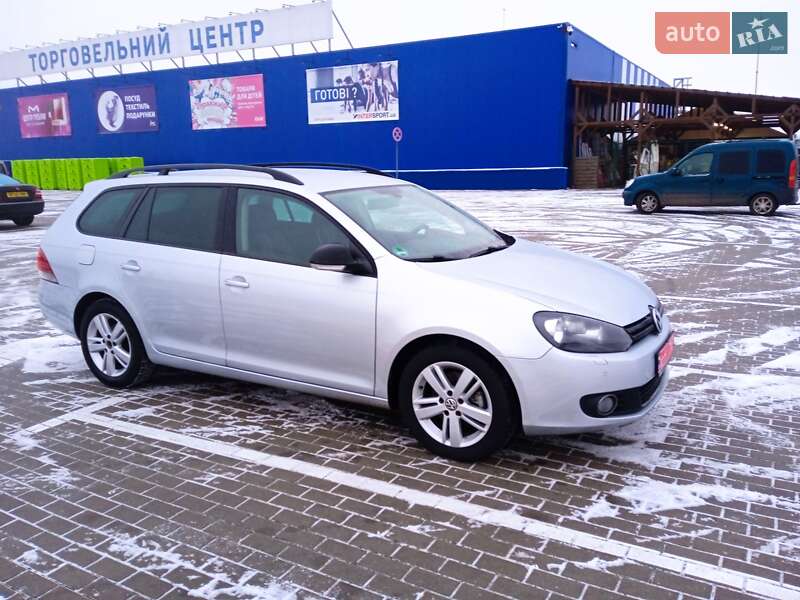 Універсал Volkswagen Golf 2012 в Нововолинську
