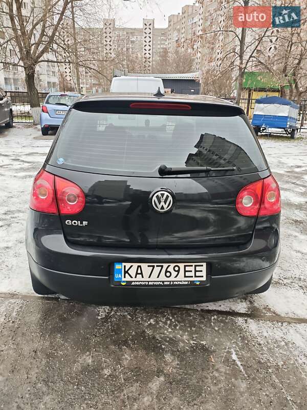 Хетчбек Volkswagen Golf 2006 в Києві