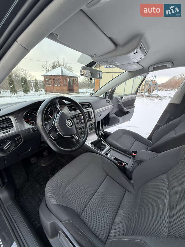 Універсал Volkswagen Golf 2013 в Гребінках