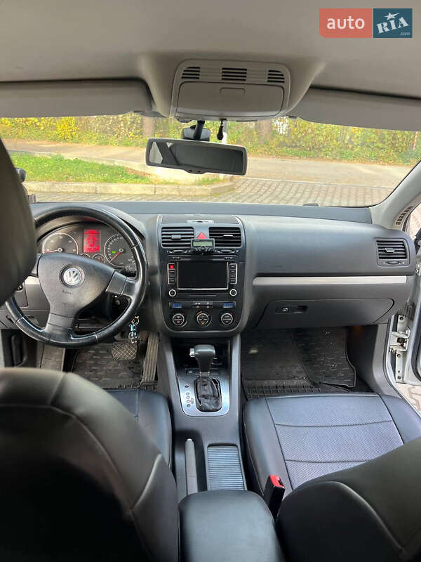 Універсал Volkswagen Golf 2008 в Новояворівську