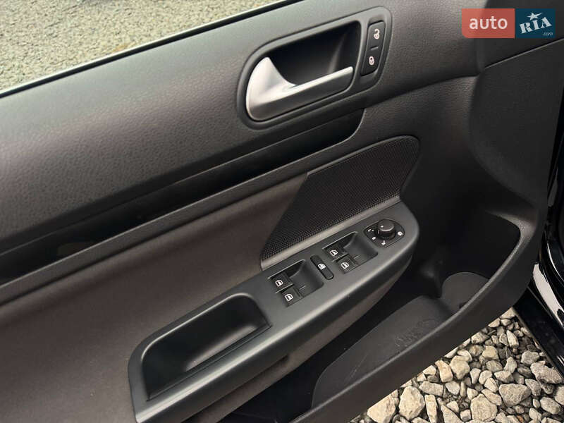 Універсал Volkswagen Golf 2012 в Стрию