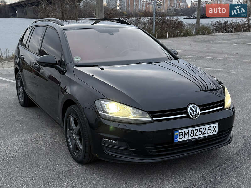 Универсал Volkswagen Golf 2014 в Киеве