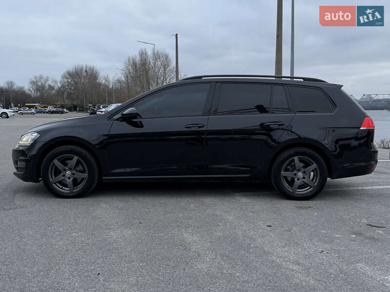 Универсал Volkswagen Golf 2014 в Киеве