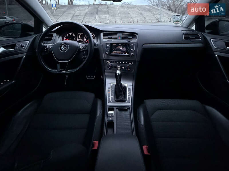 Универсал Volkswagen Golf 2014 в Киеве