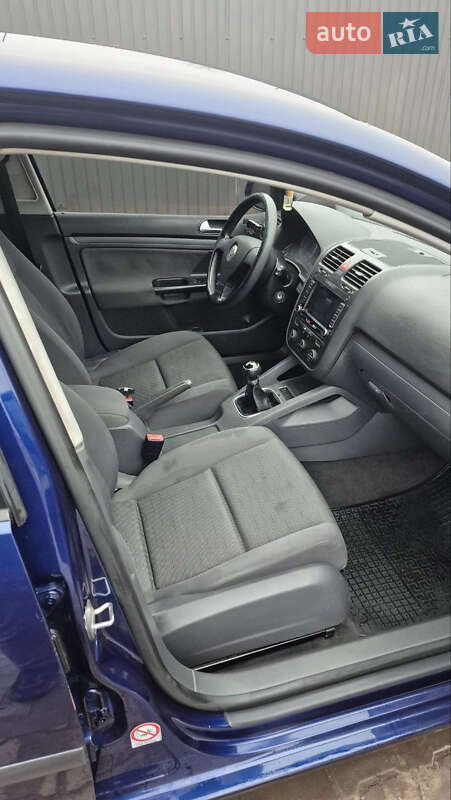 Хетчбек Volkswagen Golf 2005 в Кривому Розі