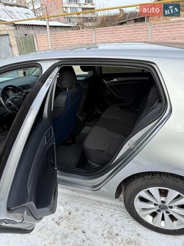 Хетчбек Volkswagen Golf 2014 в Запоріжжі