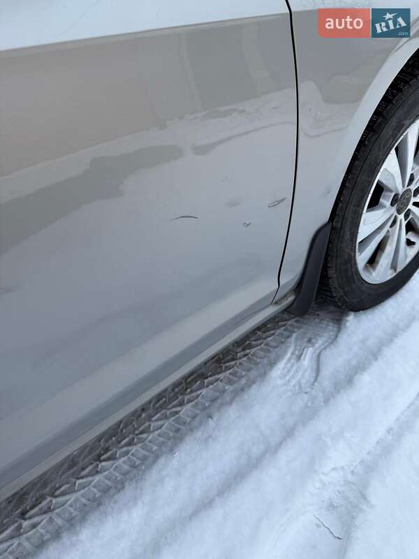 Хетчбек Volkswagen Golf 2014 в Запоріжжі