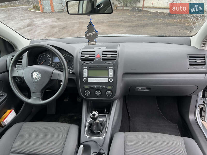 Хетчбек Volkswagen Golf 2007 в Нововолинську