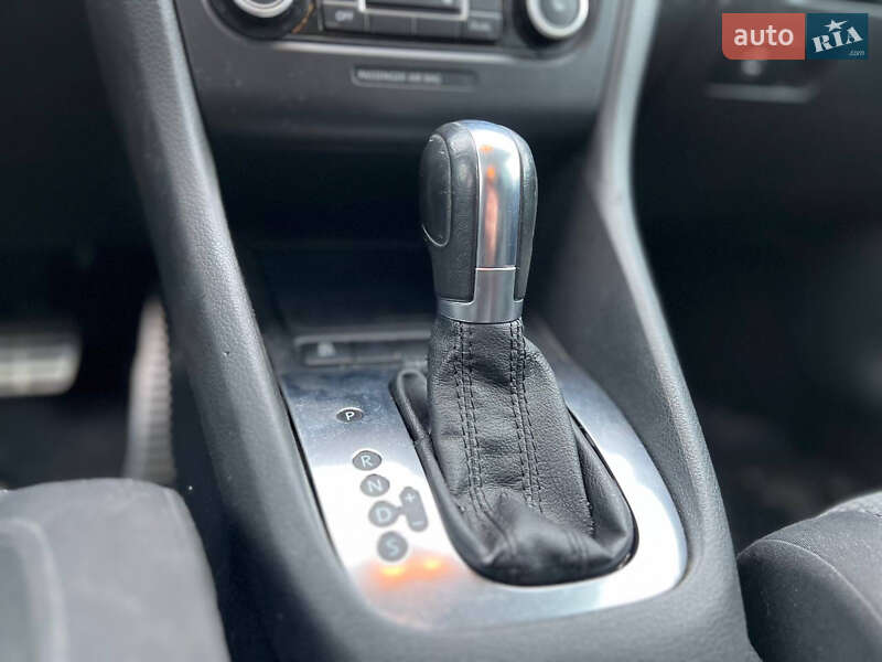 Хетчбек Volkswagen Golf 2012 в Козелеці