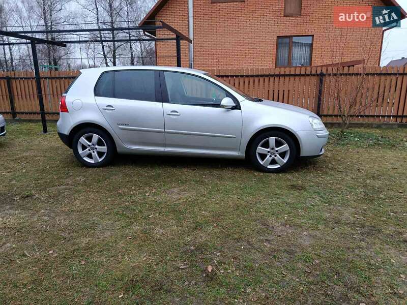 Хетчбек Volkswagen Golf 2008 в Луцьку