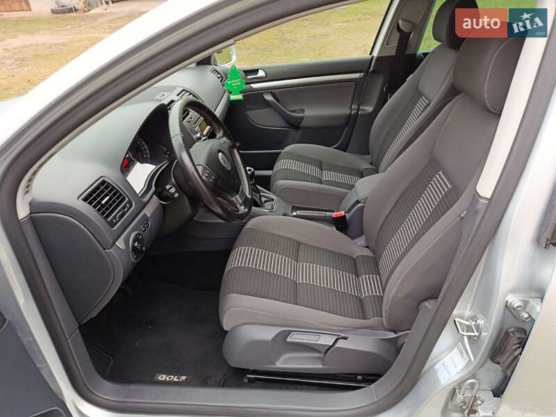 Хетчбек Volkswagen Golf 2008 в Луцьку