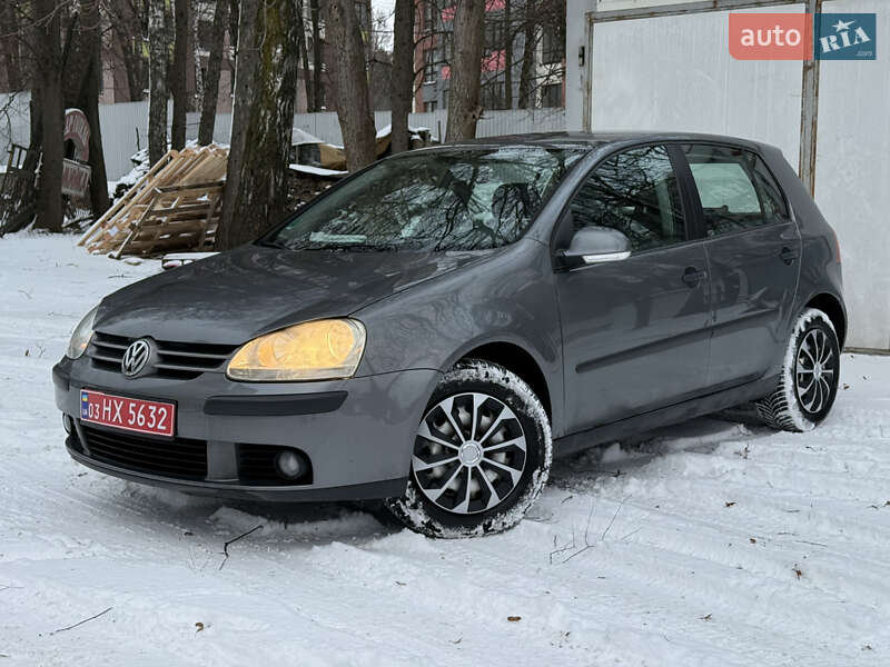 Хетчбек Volkswagen Golf 2004 в Тернополі