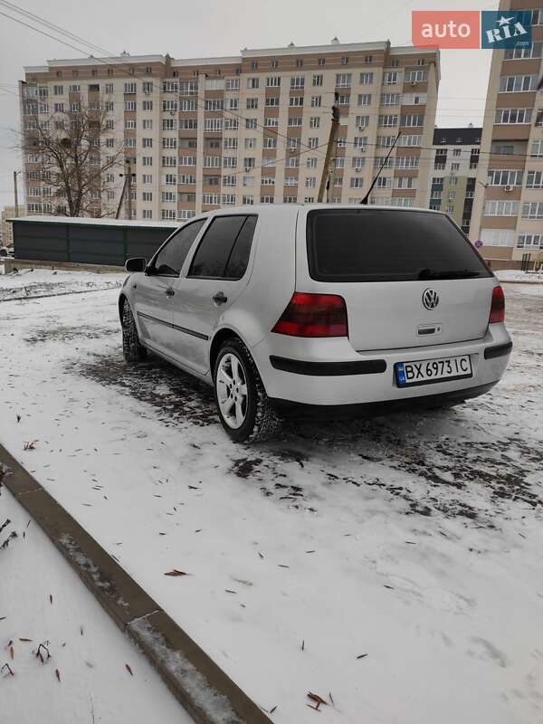 Хетчбек Volkswagen Golf 2003 в Хмельницькому