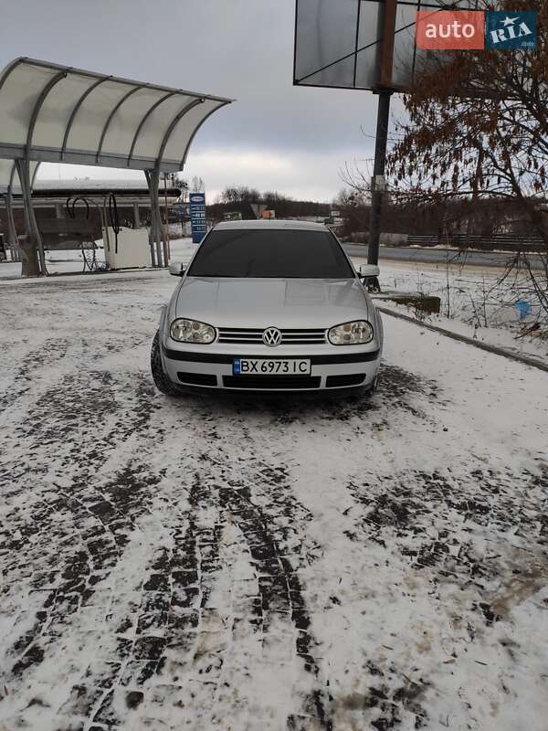 Хетчбек Volkswagen Golf 2003 в Хмельницькому