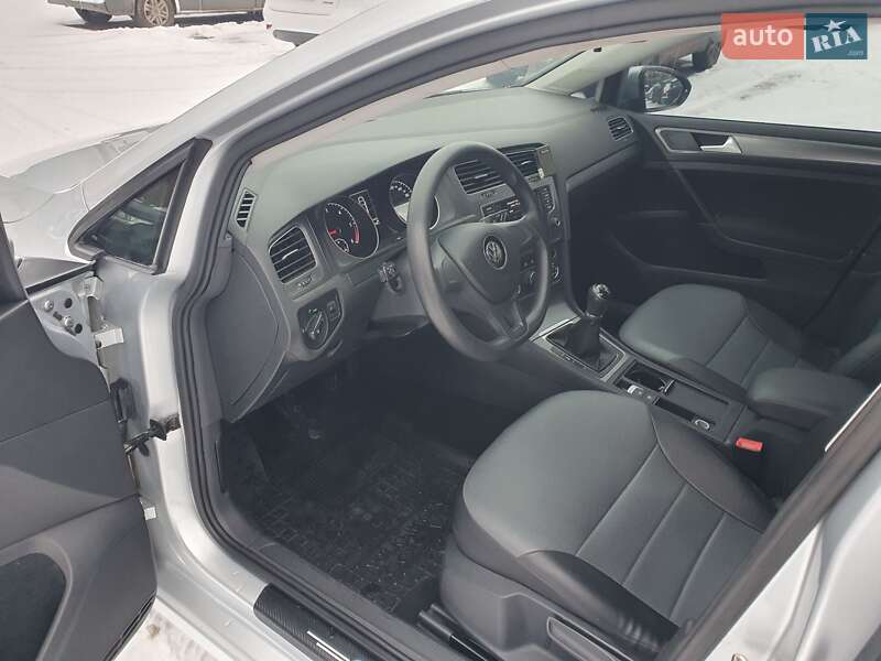 Универсал Volkswagen Golf 2015 в Киеве