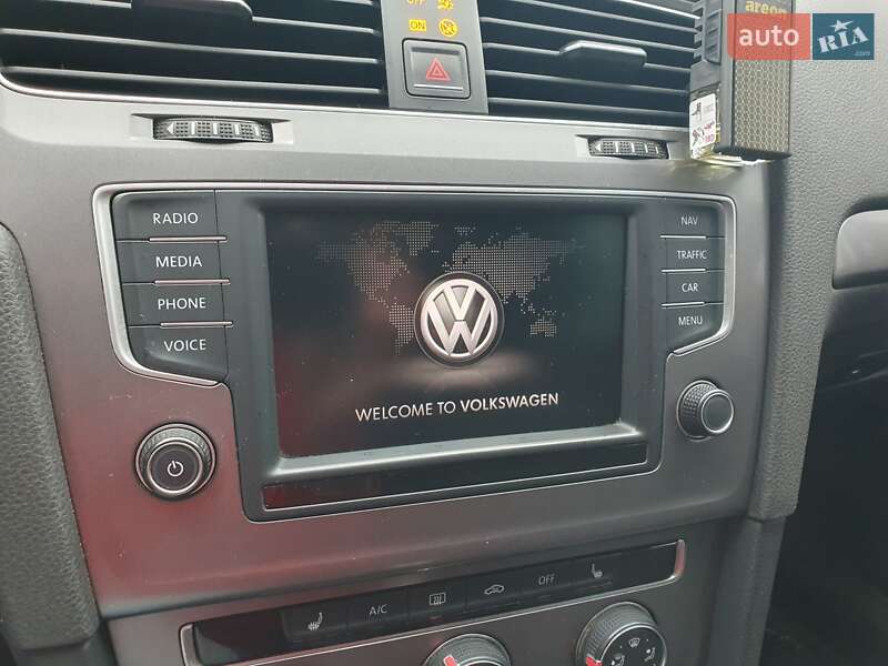 Универсал Volkswagen Golf 2015 в Киеве