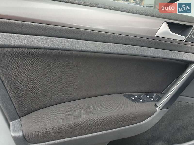 Универсал Volkswagen Golf 2015 в Киеве