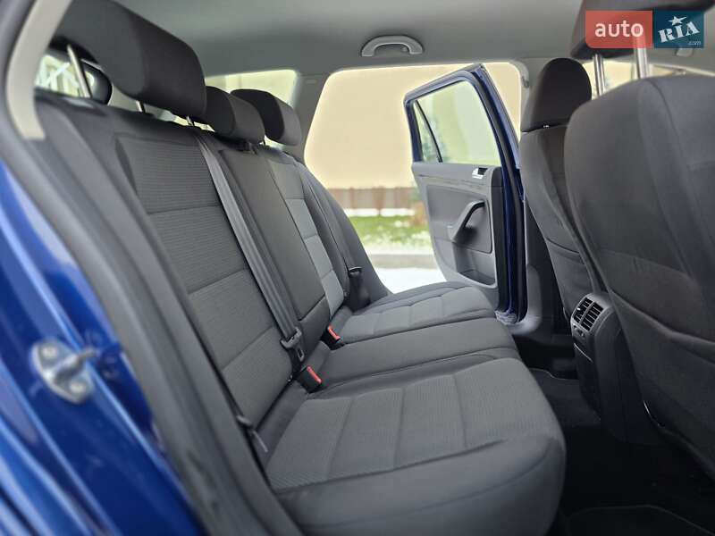 Универсал Volkswagen Golf 2010 в Луцке