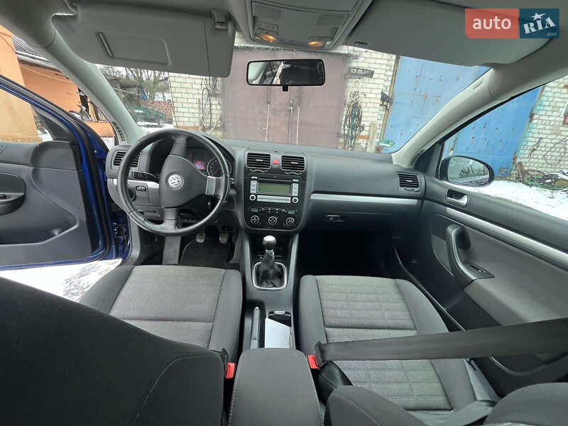 Хэтчбек Volkswagen Golf 2007 в Умани