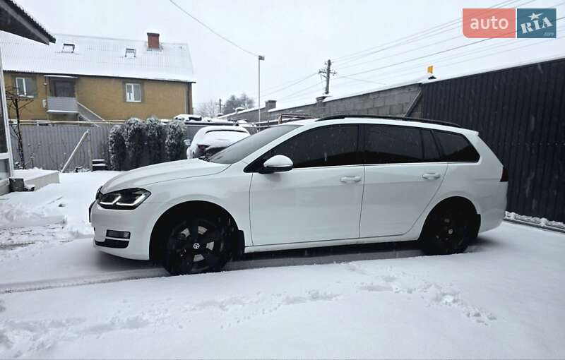 Універсал Volkswagen Golf 2015 в Дніпрі