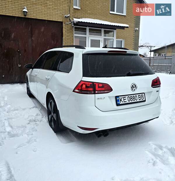 Універсал Volkswagen Golf 2015 в Дніпрі