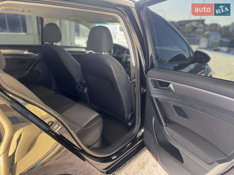 Универсал Volkswagen Golf 2014 в Хмельницком