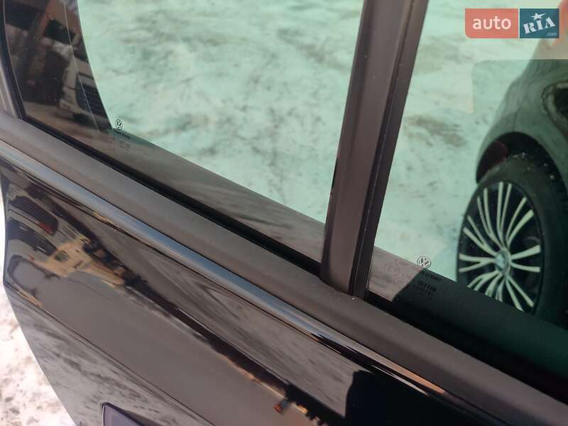 Хетчбек Volkswagen Golf 2010 в Івано-Франківську