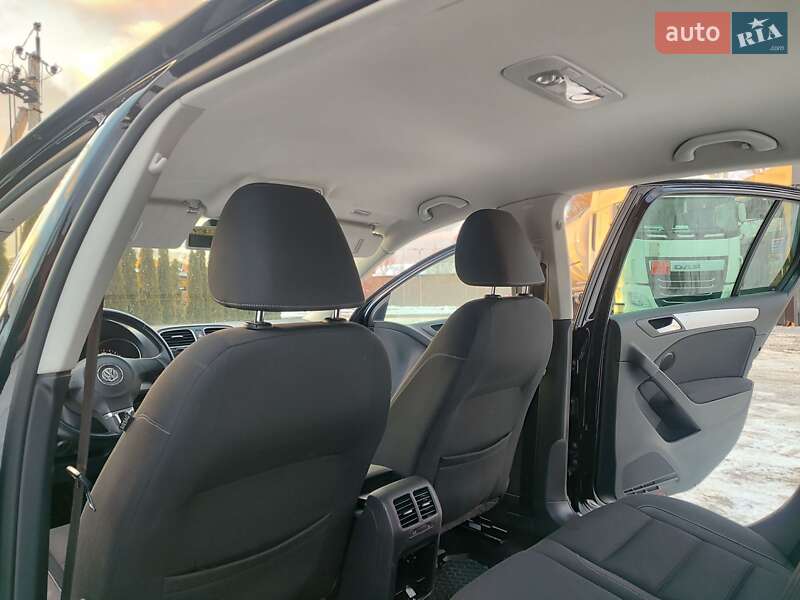 Хетчбек Volkswagen Golf 2010 в Івано-Франківську