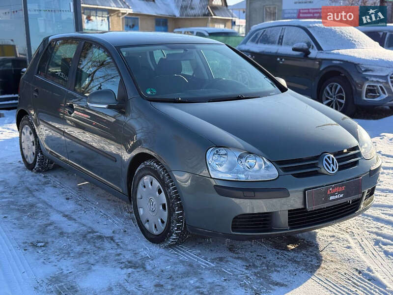 Хетчбек Volkswagen Golf 2005 в Коломиї