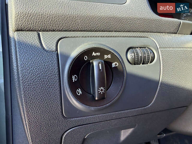 Хетчбек Volkswagen Golf 2005 в Коломиї