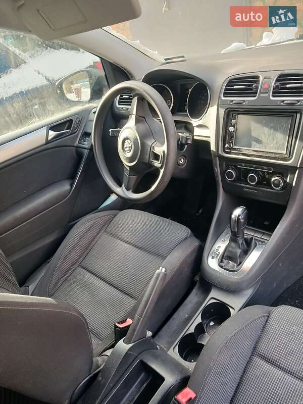 Хетчбек Volkswagen Golf 2012 в Ватутіному